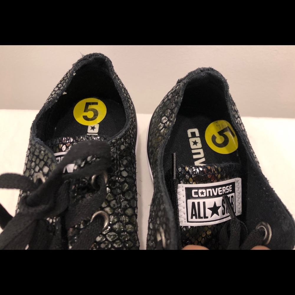 Women’s Converse shoes - Picture 3 of 7